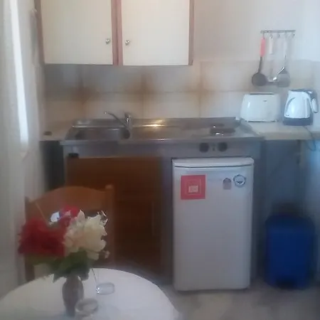 Noula Studio Apartmanhotel *